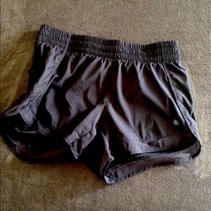 athleta mesh racer run short 4”
